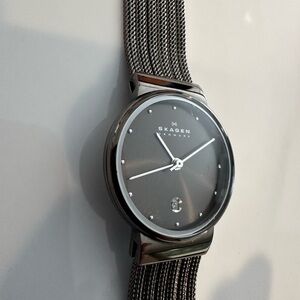Skagen black ladies watch working battery